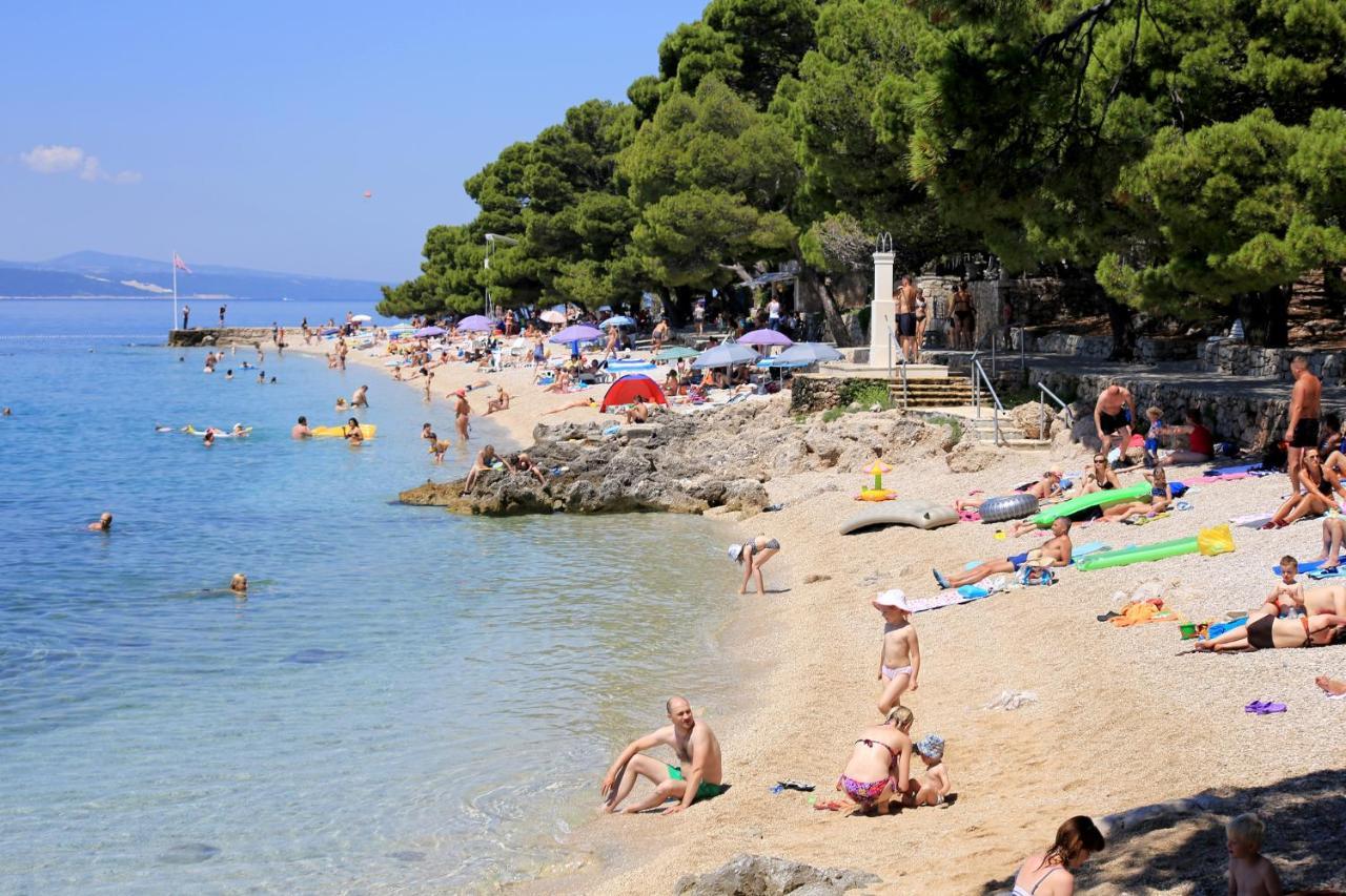 Apartments By The Sea Brela, Makarska - 11821 Экстерьер фото