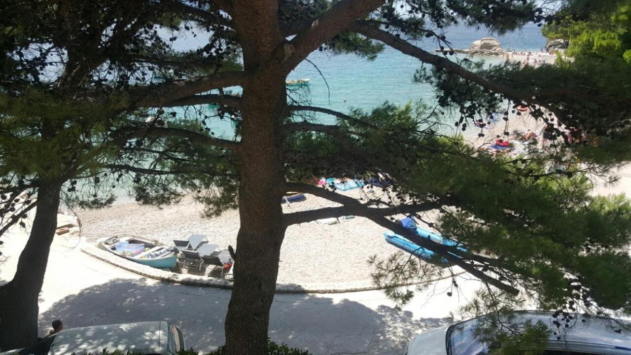 Apartments By The Sea Brela, Makarska - 11821 Экстерьер фото